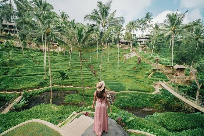 All inclusive Private 3 day tours package : Bali highlights - Day 1: Batuan Temple, Tohpati crafts, and the Batur volcano lunch