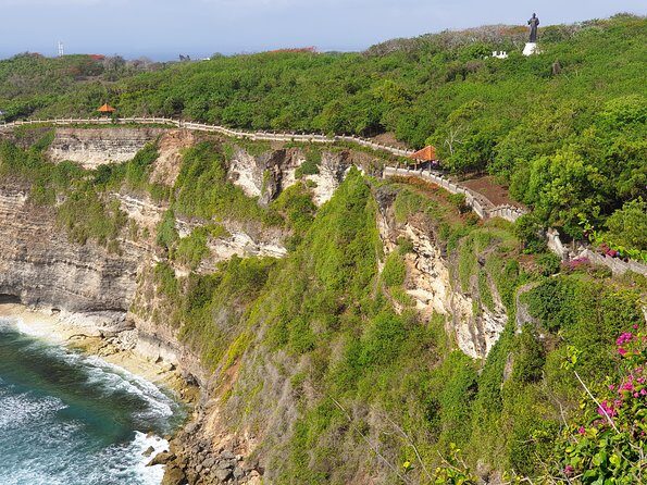 All inclusive Private 3 day tours package : Bali highlights - Day 2’s nature hit: Banyumala Twin Waterfalls and a cooling break