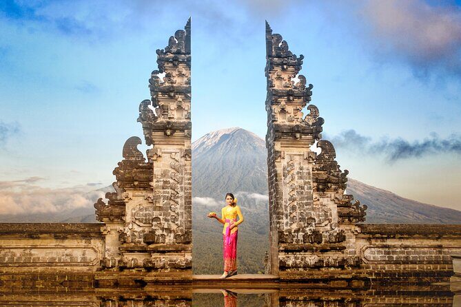 Bali Instagram Tour - Lempuyang Bali Gate of Heaven - Ubud afternoon option for rice terraces and craft shopping