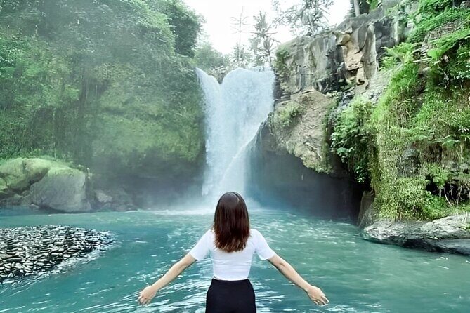 Bali Tour : Tegenungan - Tukad Cepung - Kanto Lampo - Tibumana Waterfall - Tibumana Waterfall: Twin Waterfalls When the Flow Fits