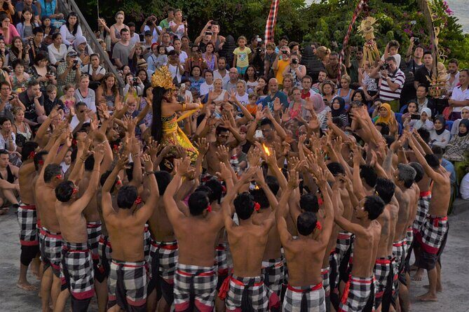 Bali's Best Sunset: Uluwatu Kecak Dance & Dinner Jimbaran Beach - Starting at Padang Padang Beach: a quick hit of the Bukit coast
