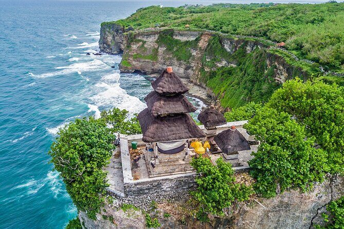 Kecak Fire Dance and Sunset at Uluwatu Temple All Inclusive - Uluwatu at sunset: why the Kecak show feels different here