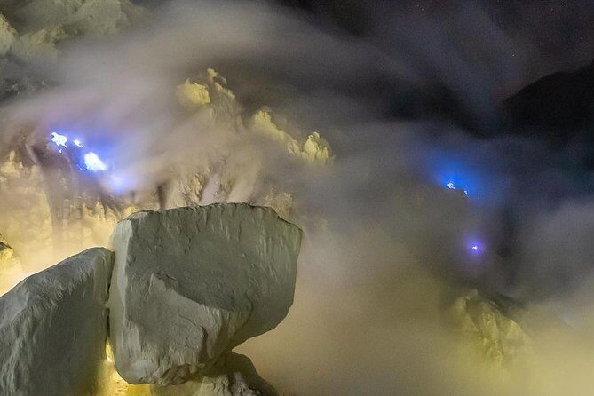 Mount Ijen Blue Flame Tour from Bali - Air-conditioned pickup and private guide: comfort during the long night