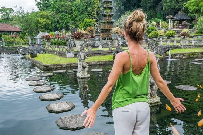 Private Sightseeing Northern East Bali All inclusive - The human touch: Komang and Konang’s photo-forward, attentive style