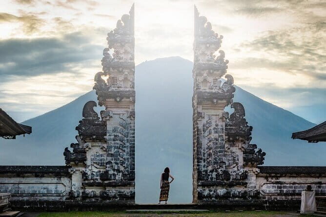 Private Sightseeing Northern East Bali All inclusive - Tirta Gangga: royal water gardens, pools, and koi ponds