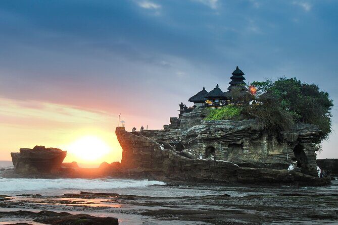 Private Tour: Bali UNESCO World Heritage Sites - Handara Iconic Gate: quick photos, big mountain framing