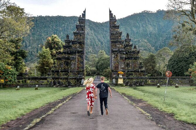 Private Tour: Bali UNESCO World Heritage Sites - Tanah Lot at late afternoon: temple on the sea-rock
