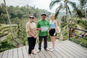 Ubud Small Group Tour: Monkey Forest, Tegalalang Rice Terraces and more - Monkey Forest Sanctuary: Watching for Wildlife Mischief and Managing Your Stuff